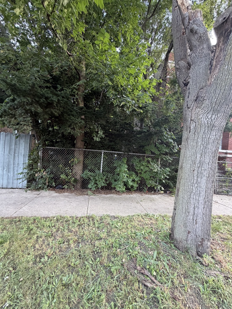 1017 W 61st Street Property Photo 1