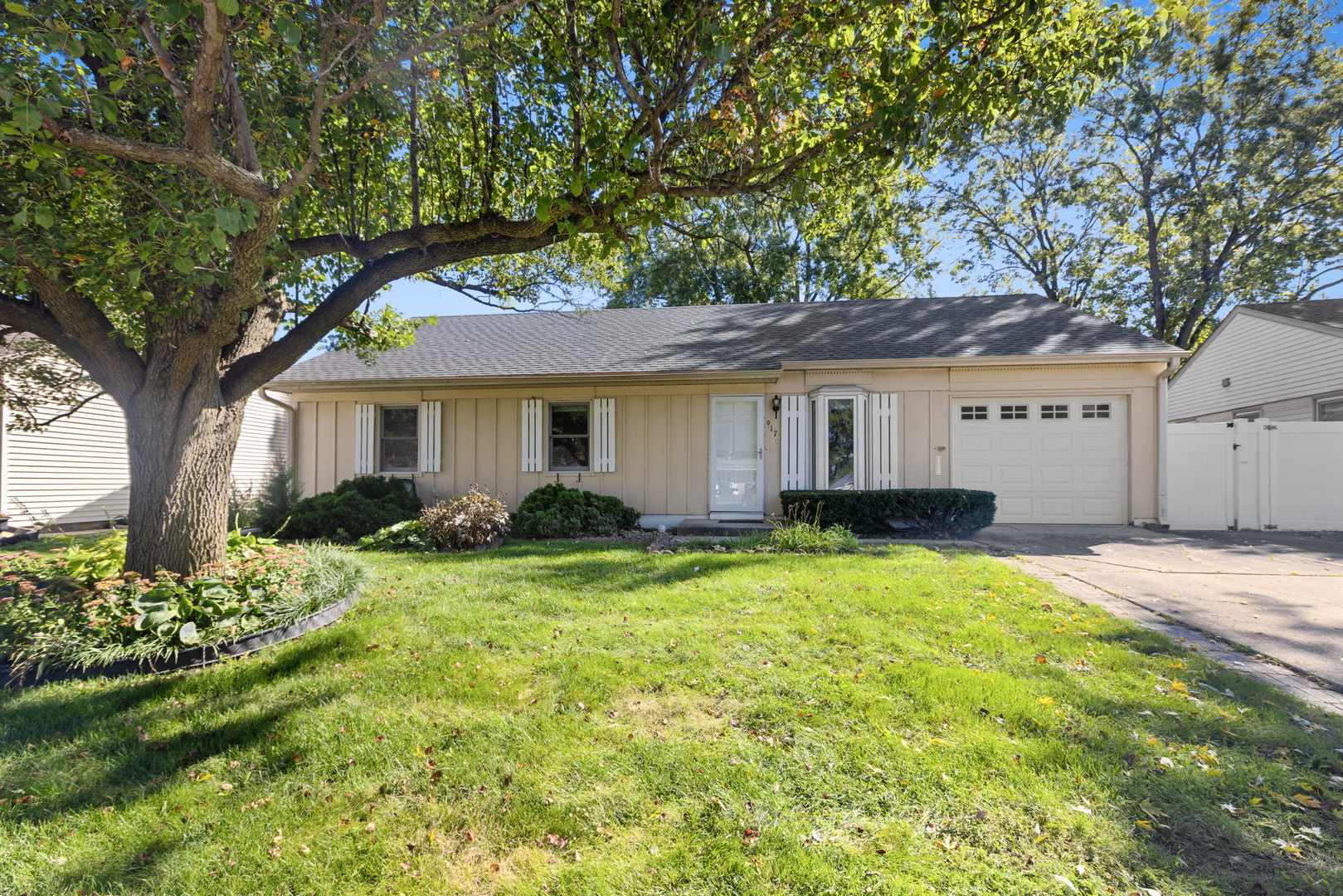 917 Sunnydale Boulevard Property Photo 1