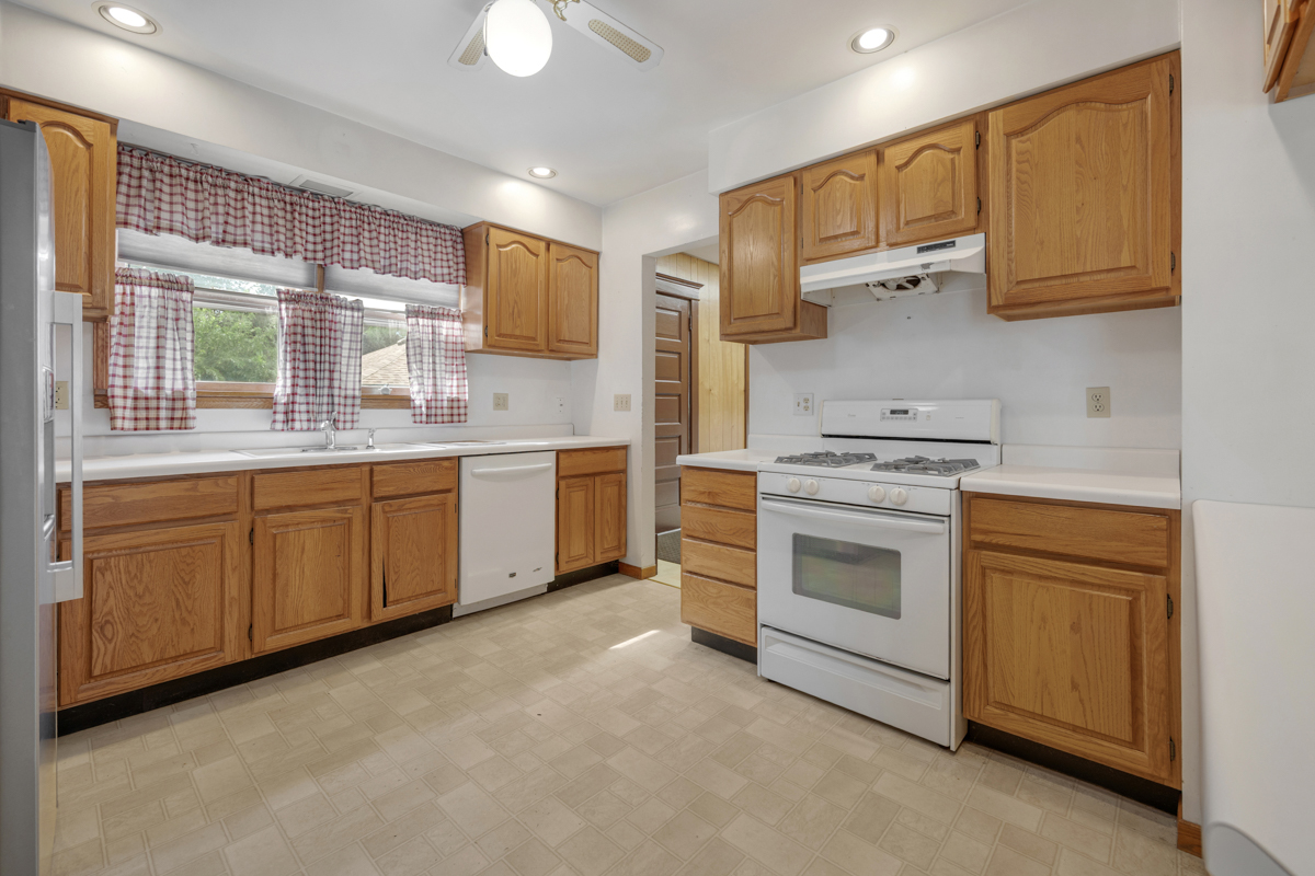 302 N State Street Property Photo 9