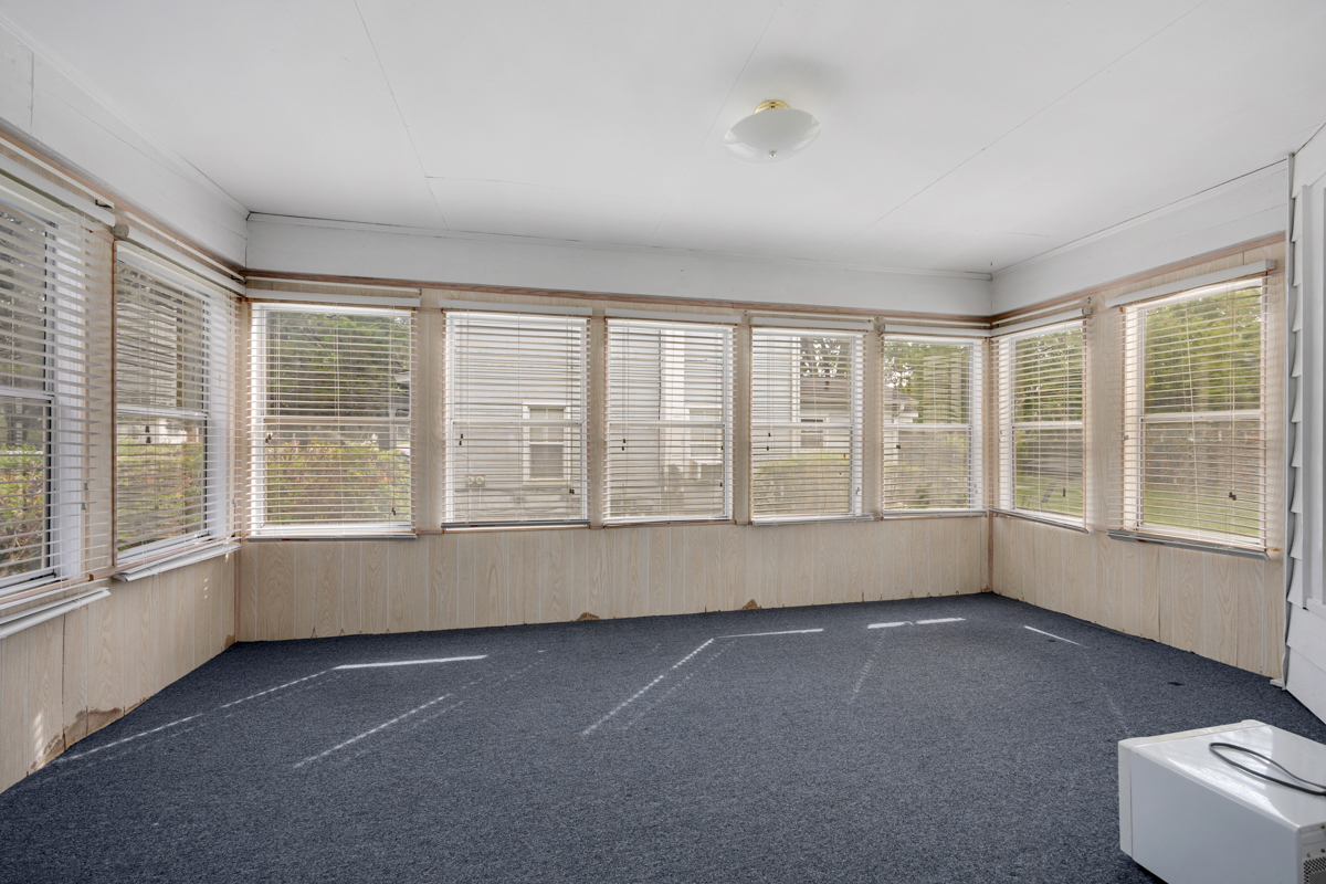 302 N State Street Property Photo 11