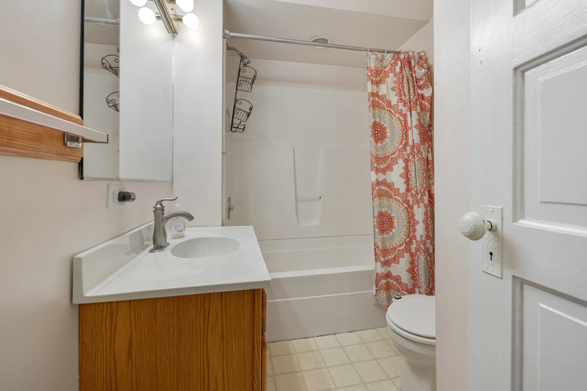 302 N State Street Property Photo 13