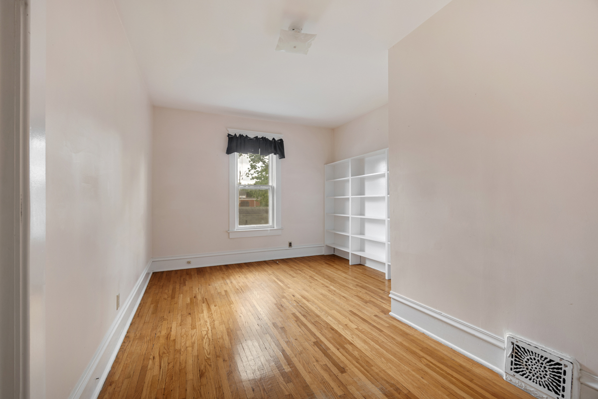 302 N State Street Property Photo 18