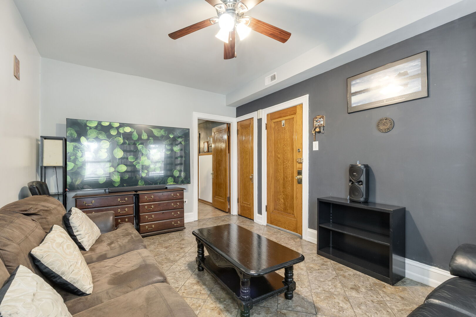 1755 N Kedvale Avenue Property Photo 4