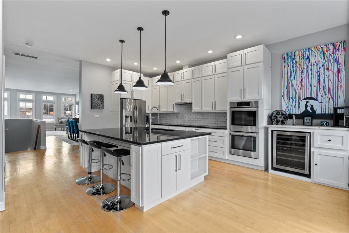 363 W Superior Street B Property Photo 14