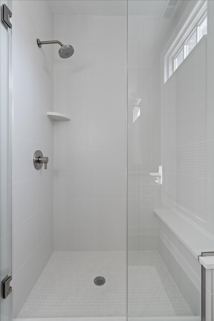 363 W Superior Street B Property Photo 24