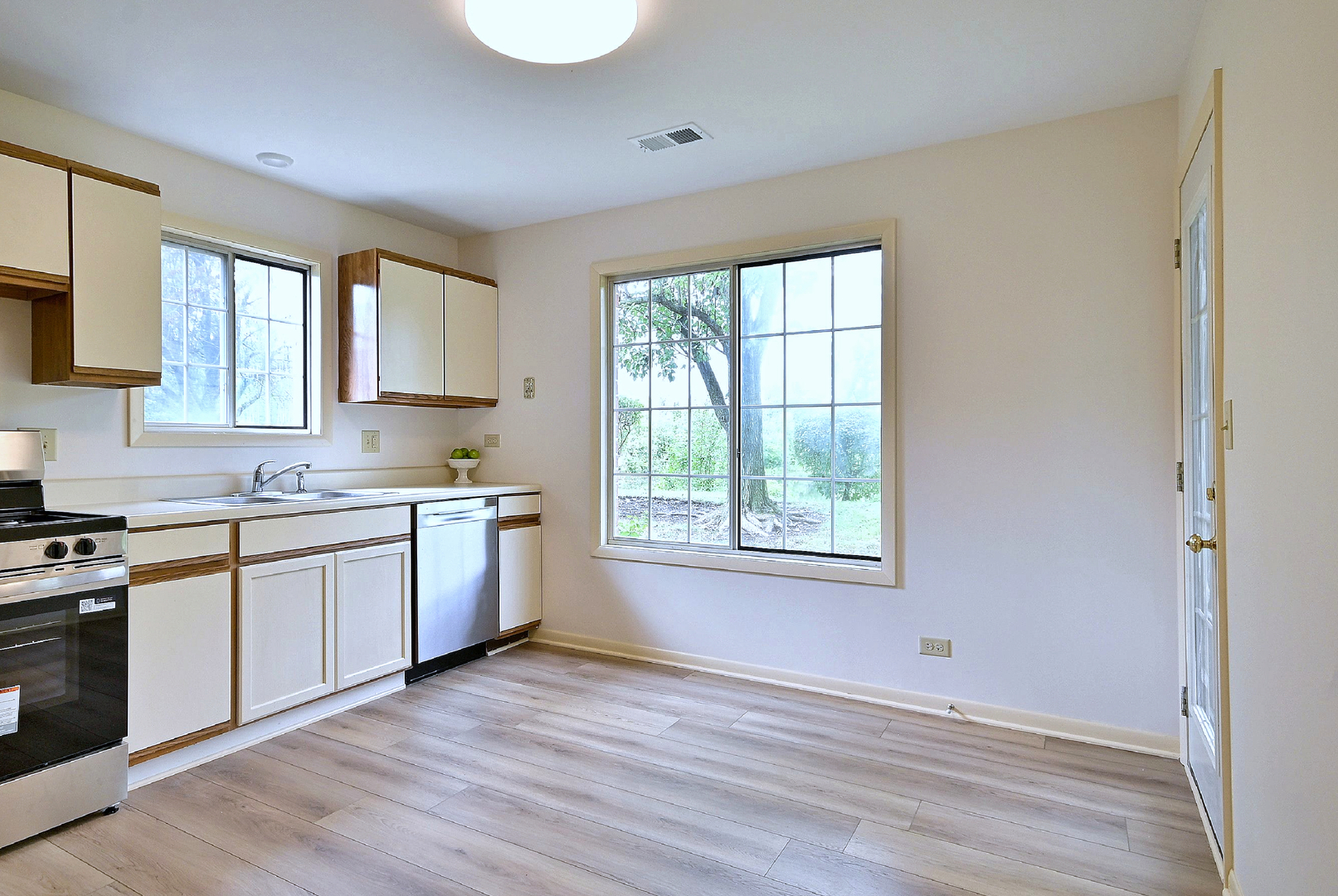 884 Pas Court 101 Property Photo 8