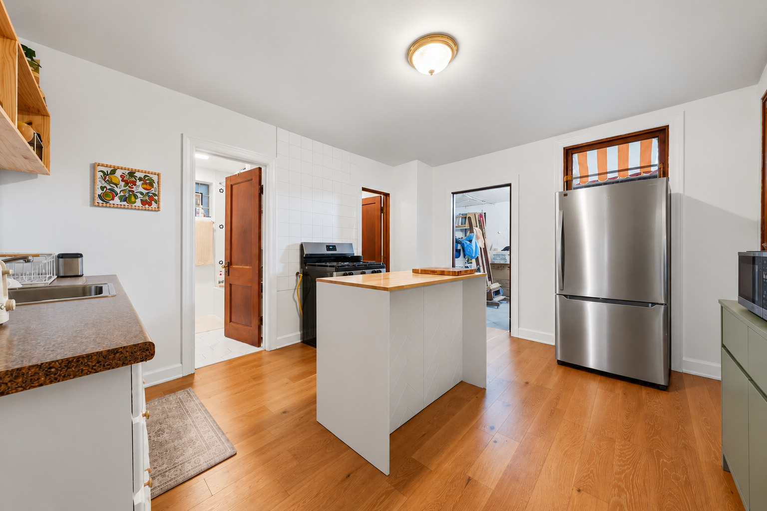 2315 S Hoyne Avenue Property Photo 6