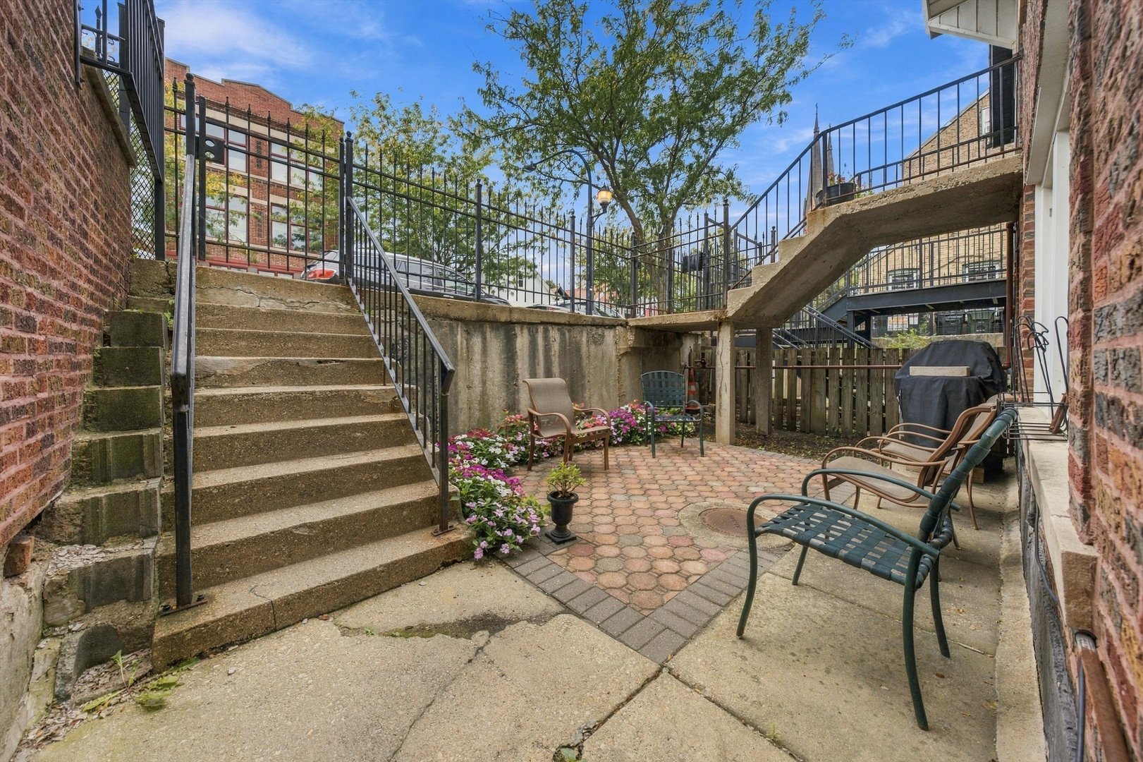 2315 S Hoyne Avenue Property Photo 8