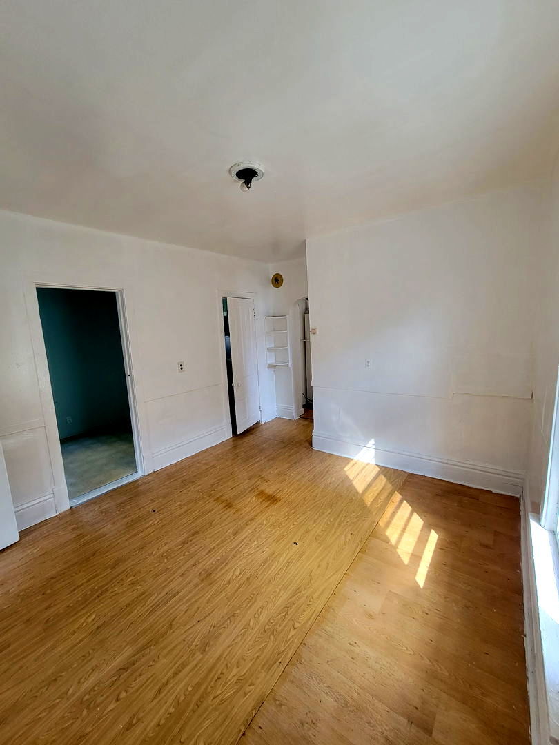 4504 S Paulina Street Property Photo 2