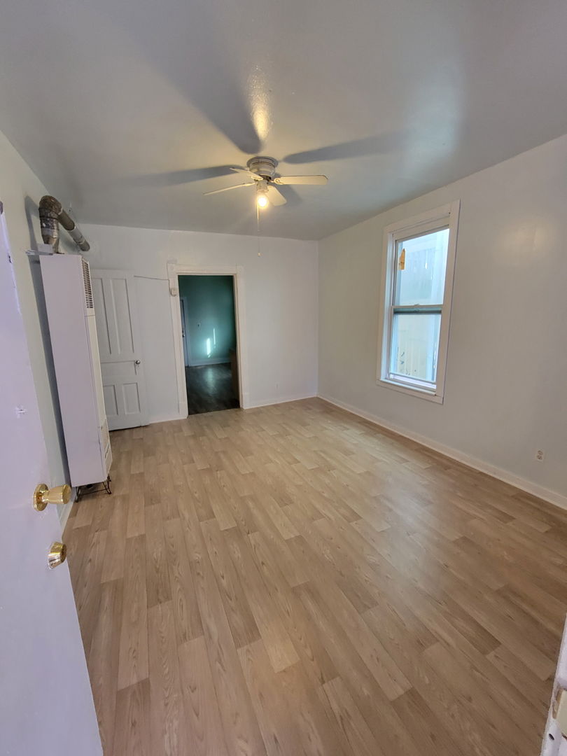 4504 S Paulina Street Property Photo 6