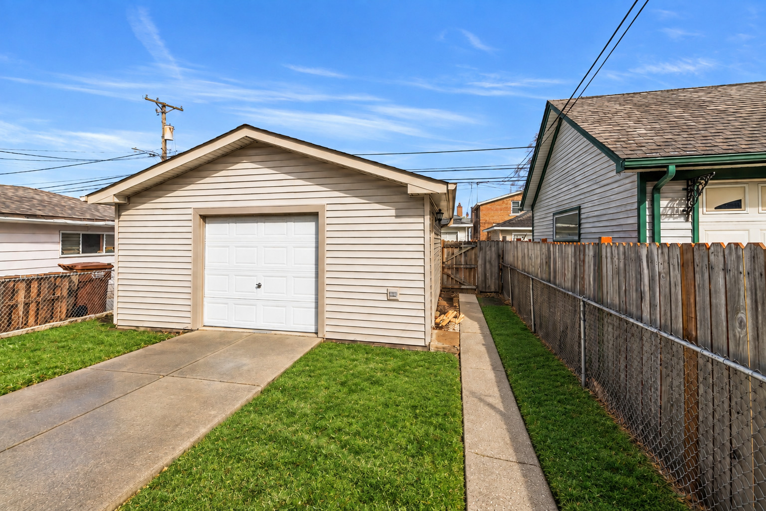 7424 W 57th Place Property Photo 19
