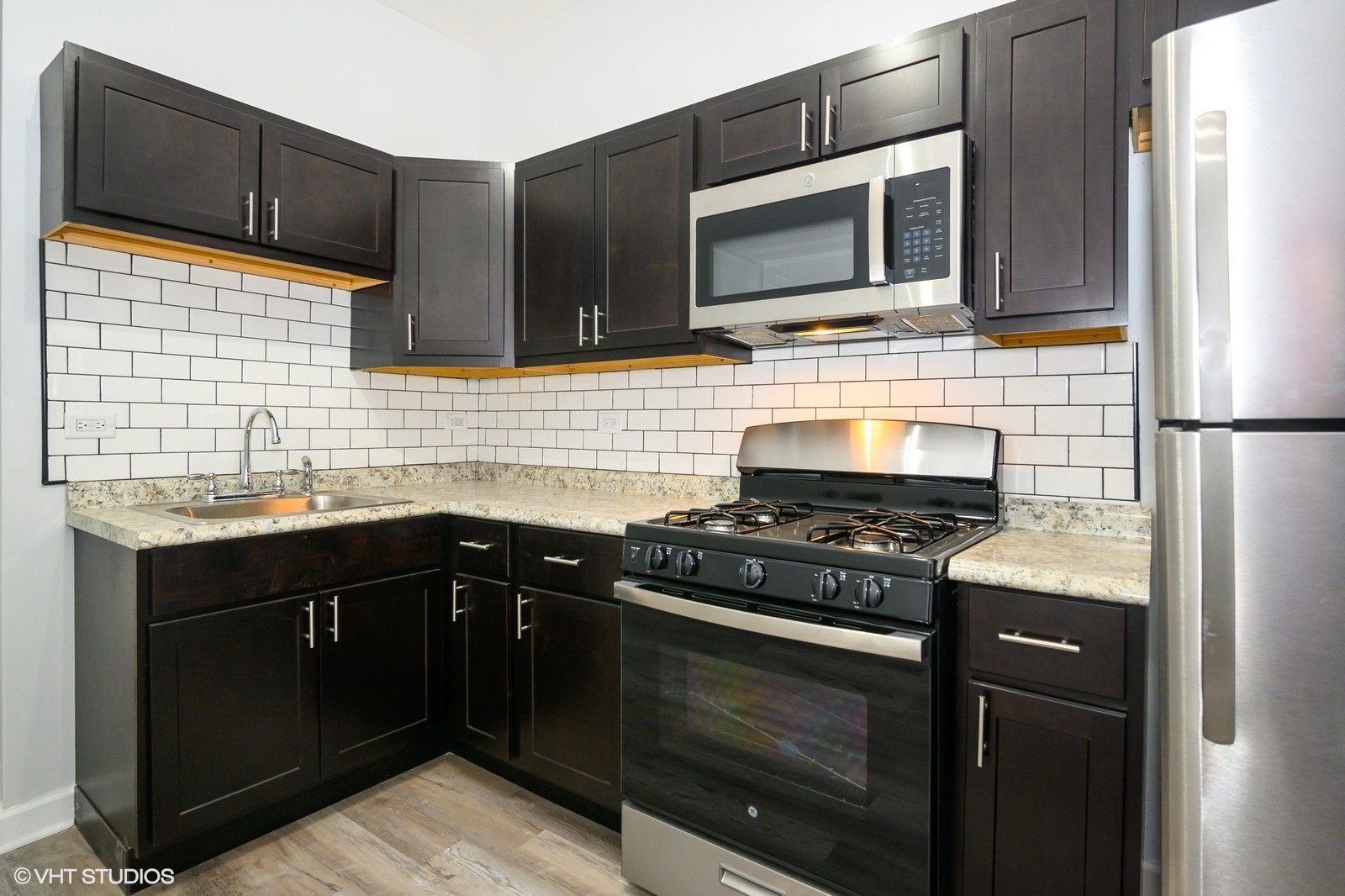 5648 S Calumet Avenue Property Photo 3