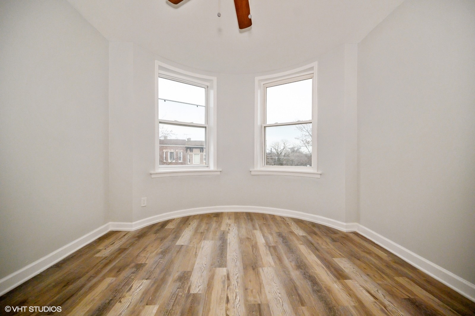 5648 S Calumet Avenue Property Photo 8