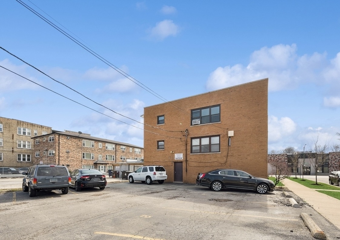 5901 N Naper Avenue 1c Property Photo 11
