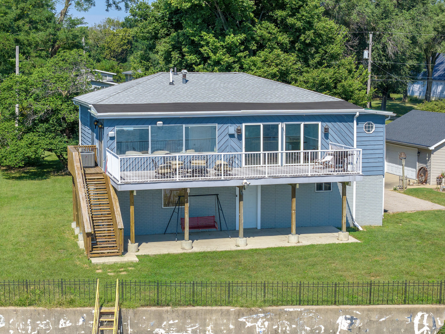 15326 N River Beach Drive Property Photo 1