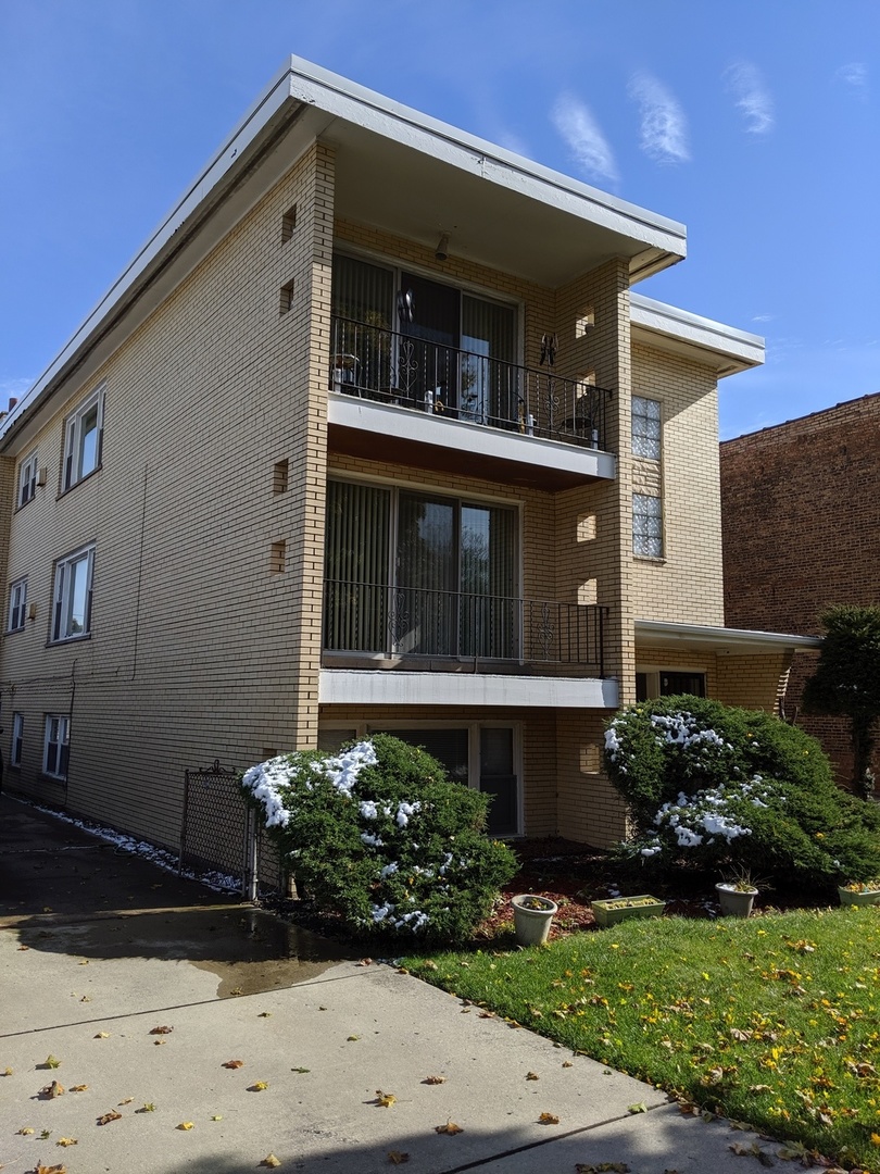 9731 S Michigan Avenue Property Photo 2