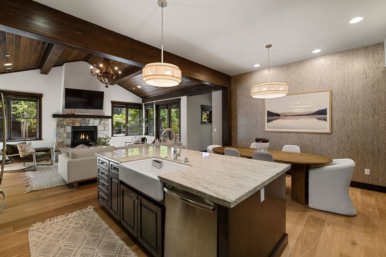 10120 Sagebrush Court Property Photo 4