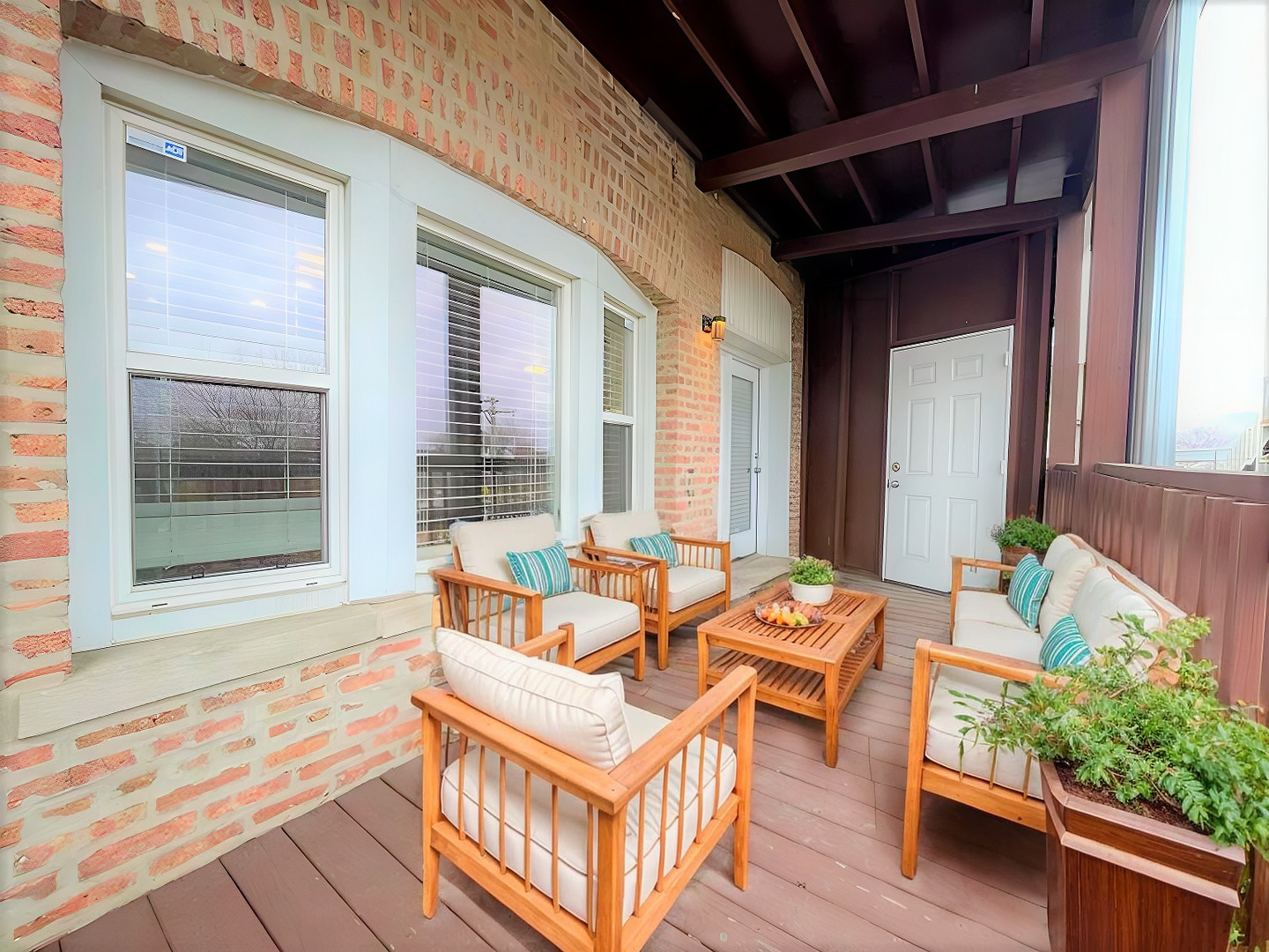 4240 S Calumet Avenue Property Photo 39