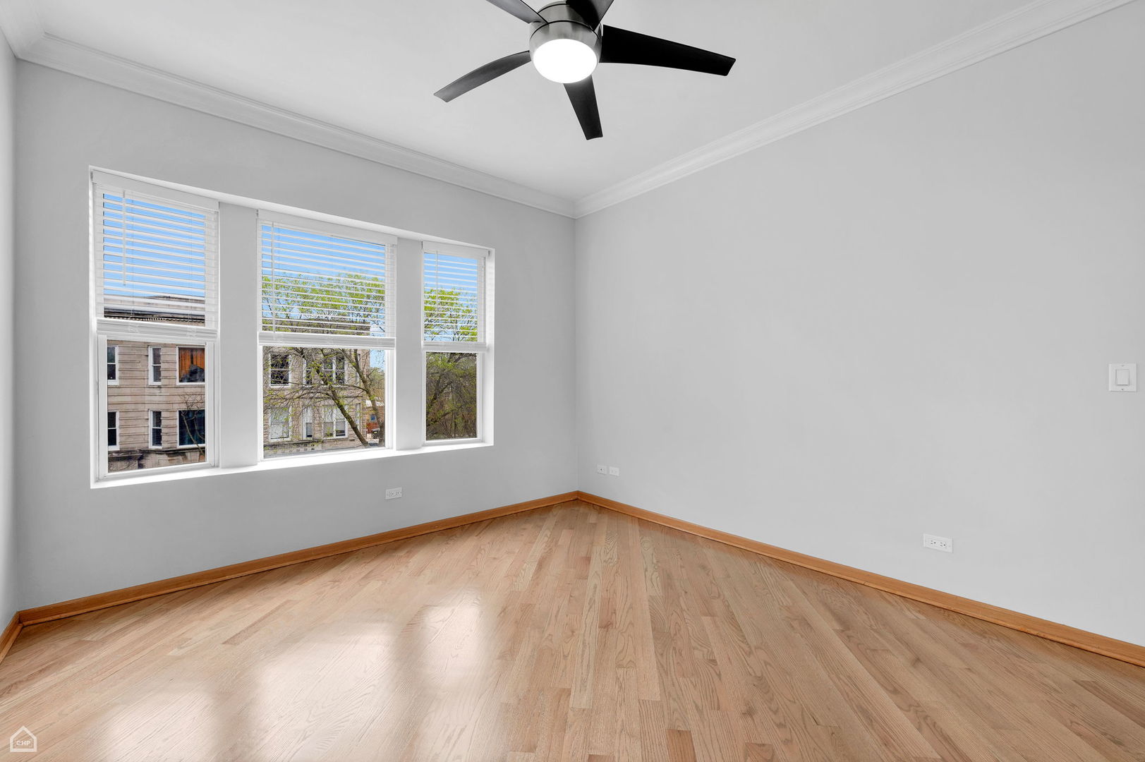 4240 S Calumet Avenue Property Photo 55