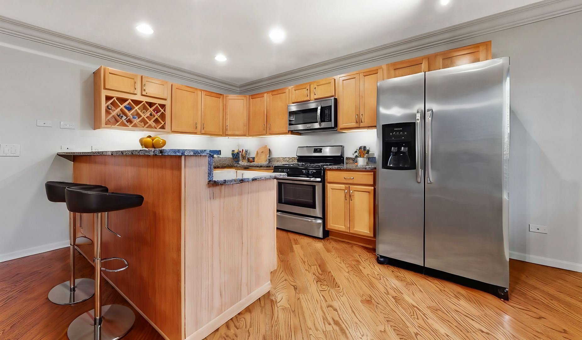 4240 S Calumet Avenue Property Photo 110