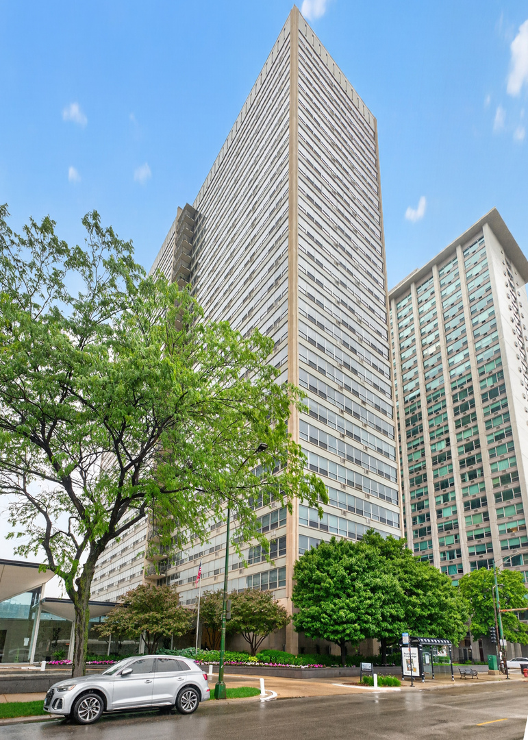 3550 N Lake Shore Drive 1925 Property Photo 2