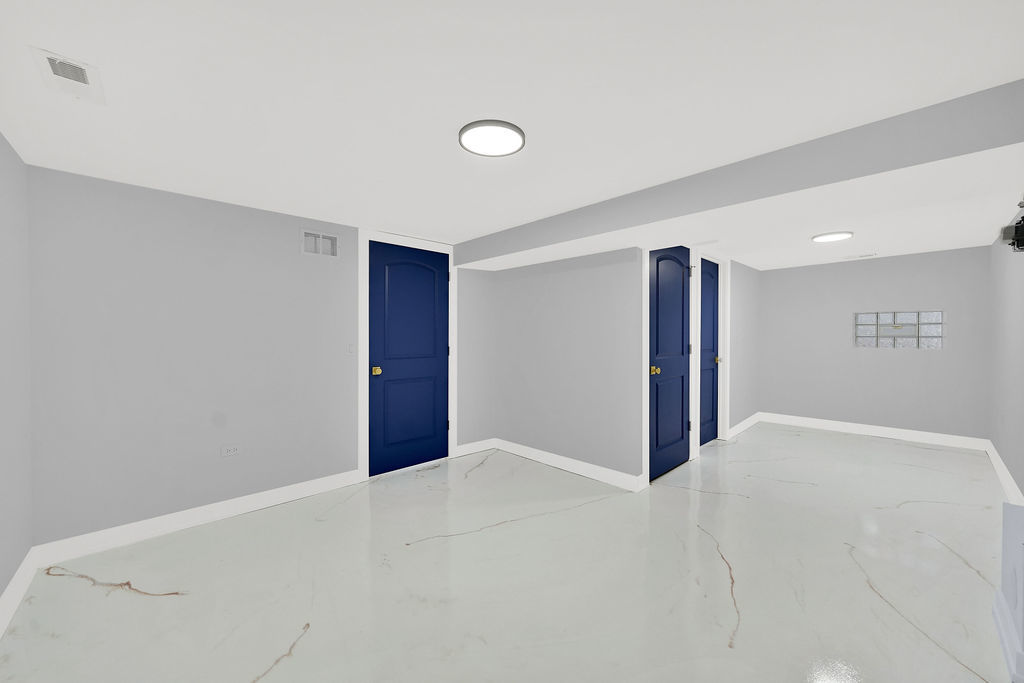 6345 S Honore Street Property Photo 21