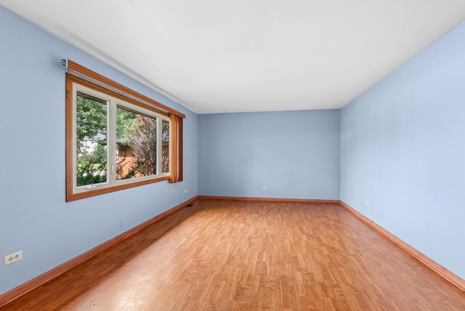 2937 200th Street Property Photo 4
