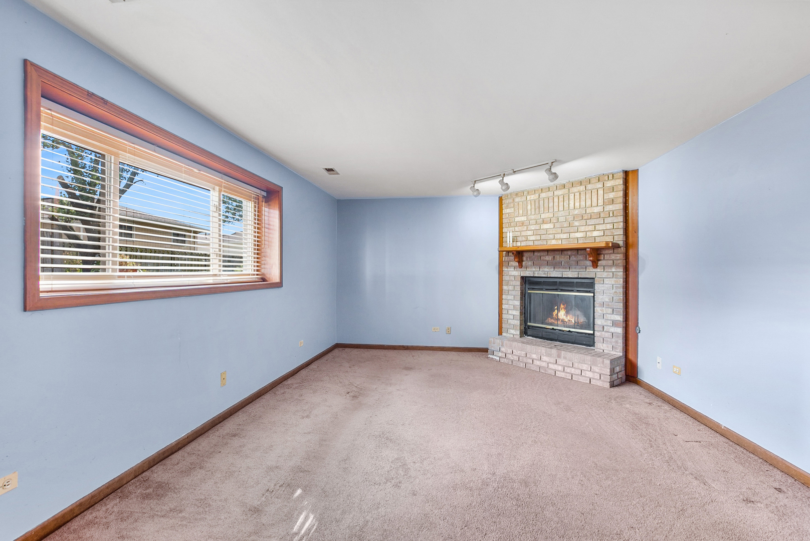 2937 200th Street Property Photo 11