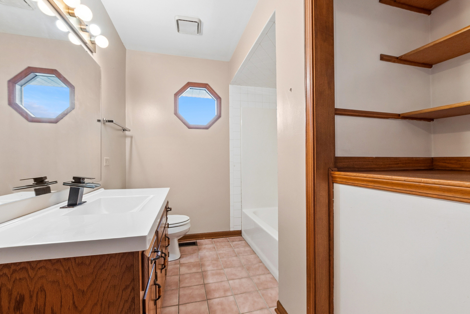 2937 200th Street Property Photo 13