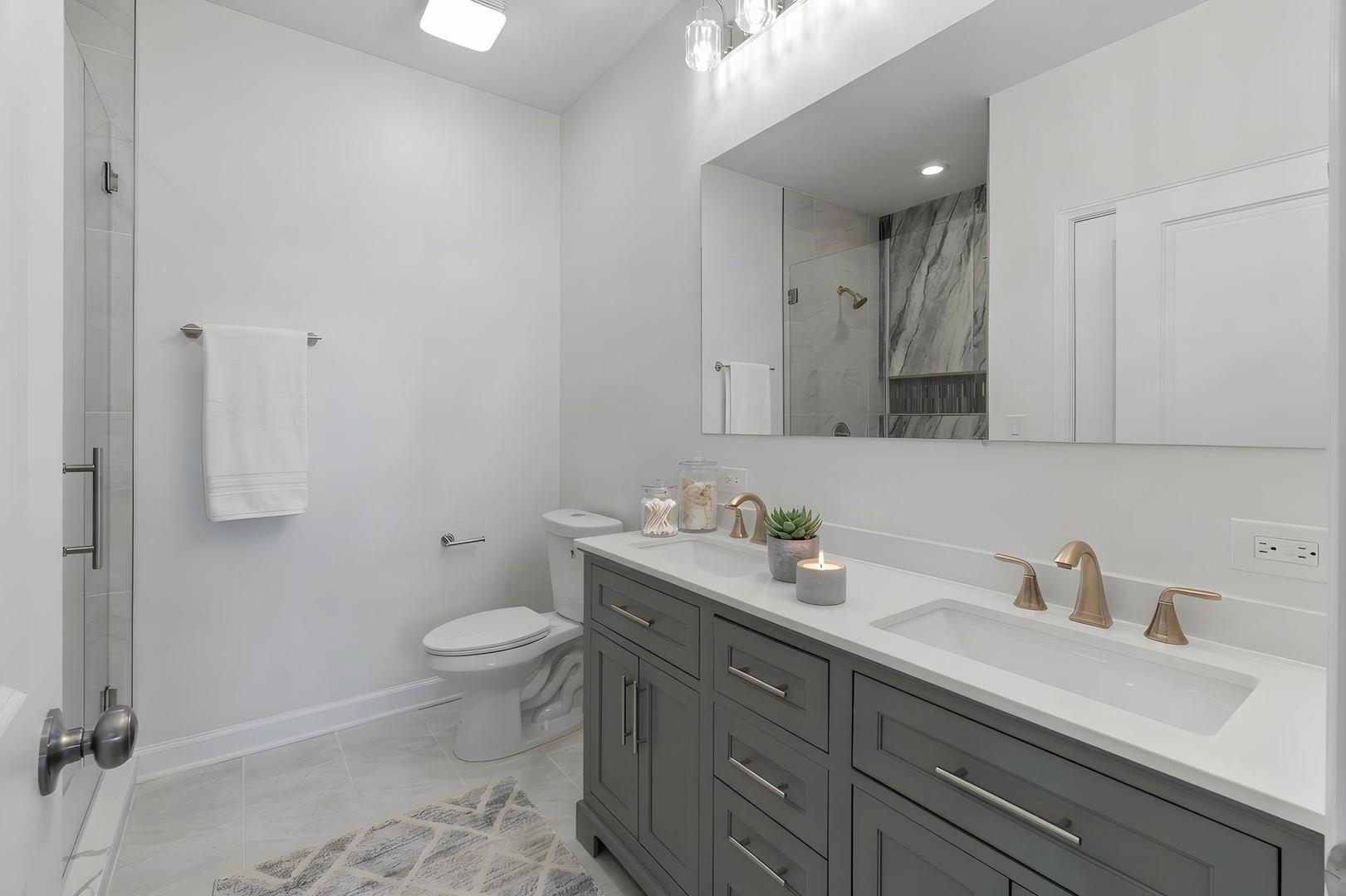 4447 S Calumet Avenue Property Photo 8