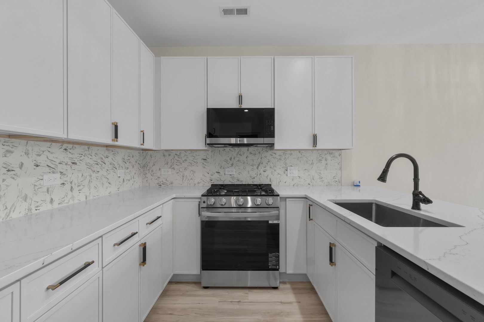 4447 S Calumet Avenue Property Photo 13
