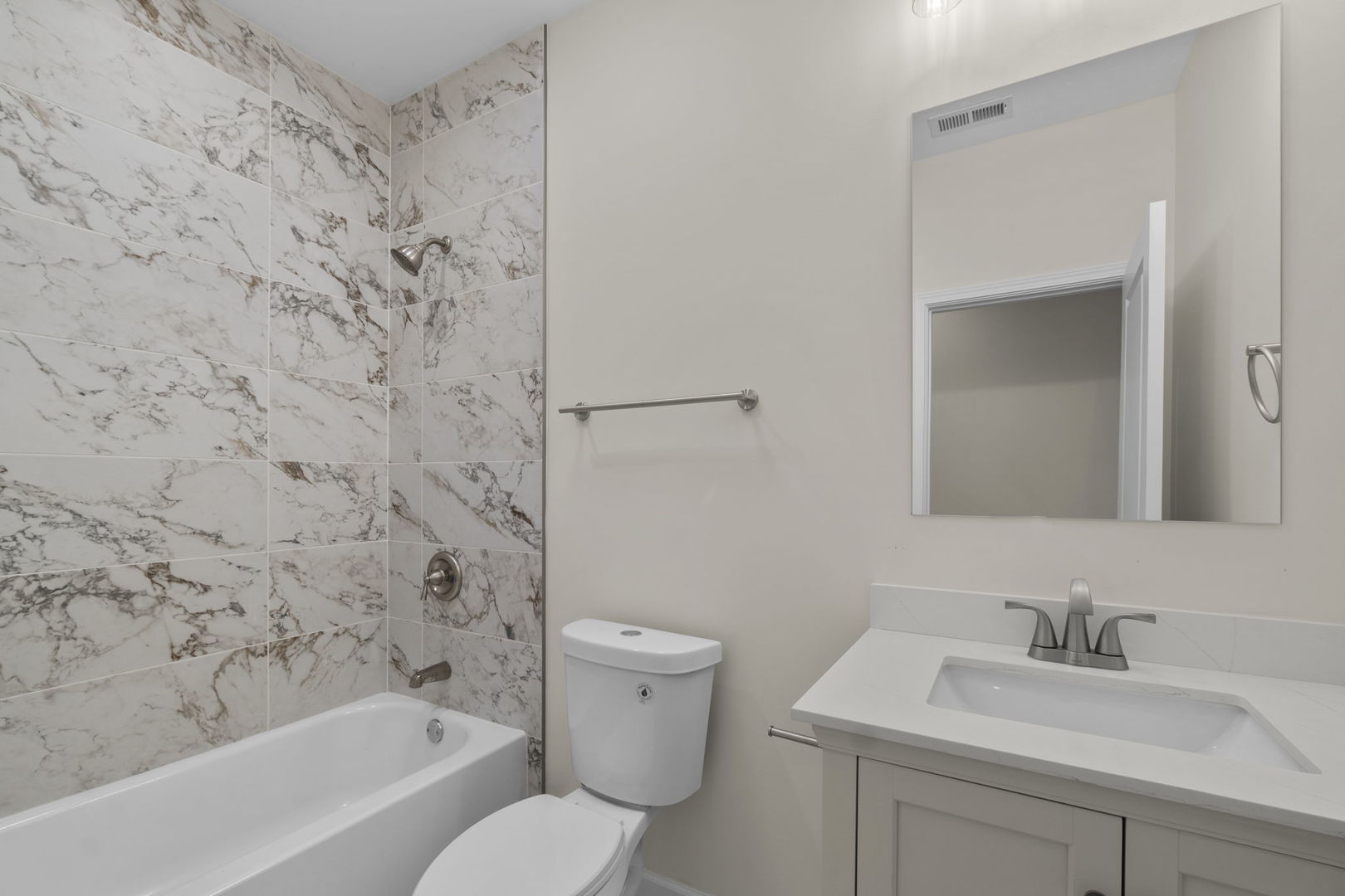 4447 S Calumet Avenue Property Photo 14
