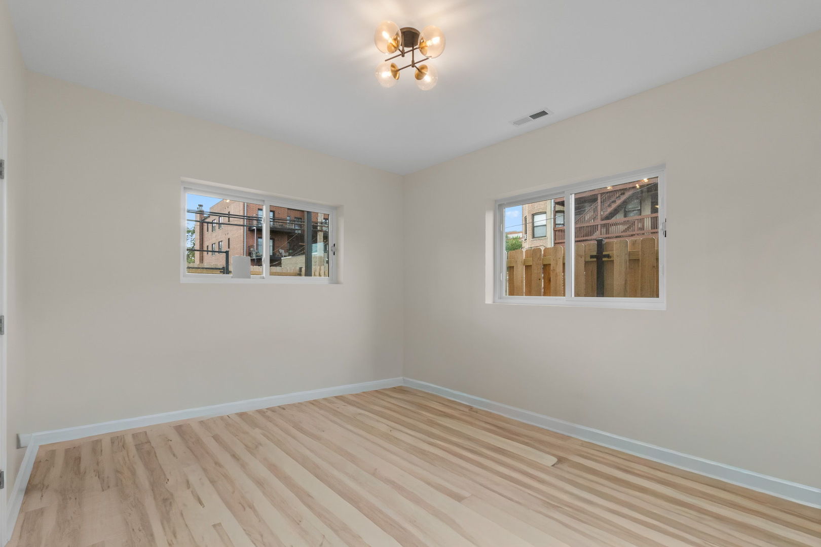 4447 S Calumet Avenue Property Photo 15