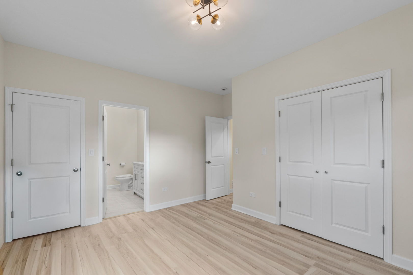 4447 S Calumet Avenue Property Photo 16