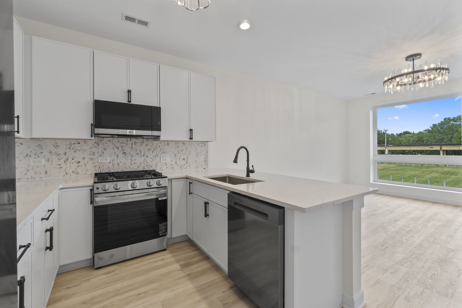4447 S Calumet Avenue Property Photo 24