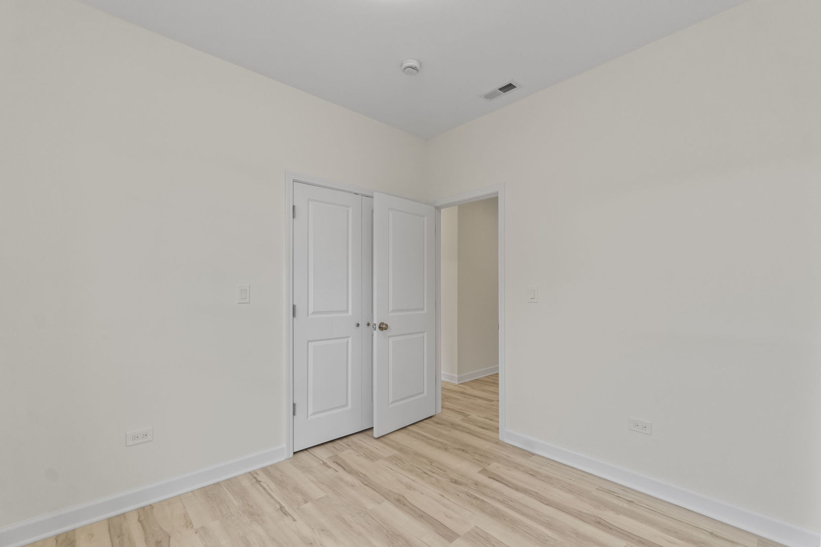 4447 S Calumet Avenue Property Photo 28