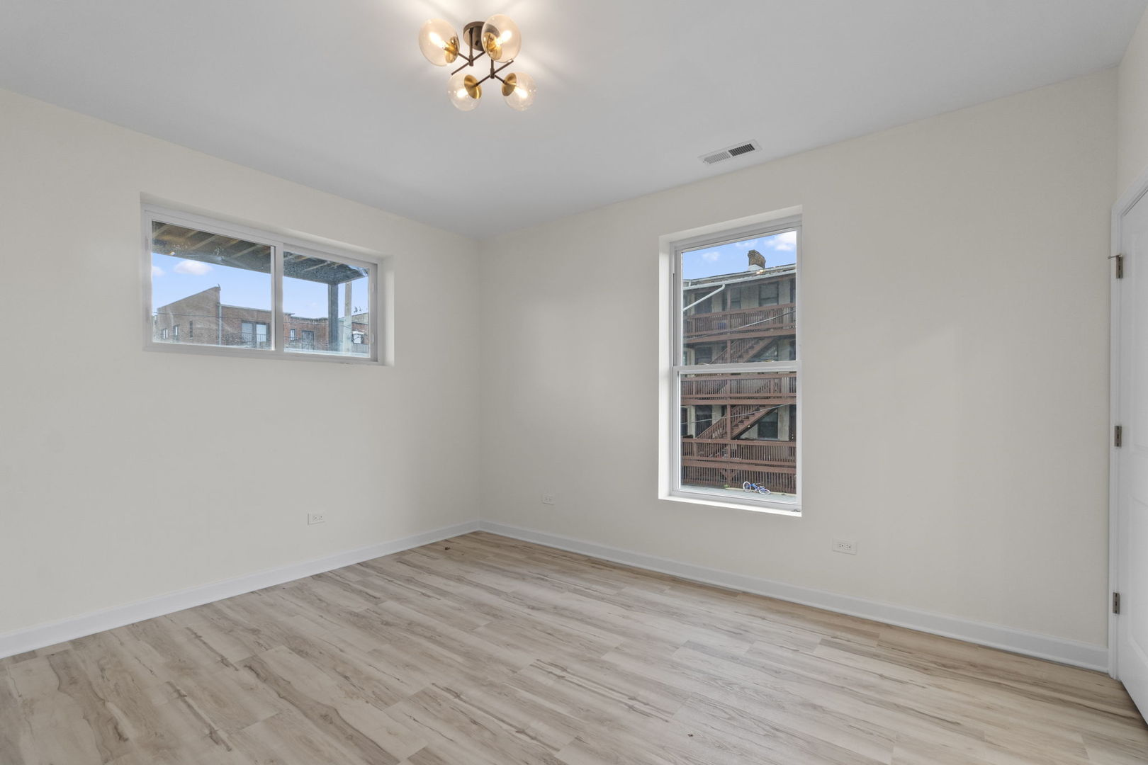4447 S Calumet Avenue Property Photo 30