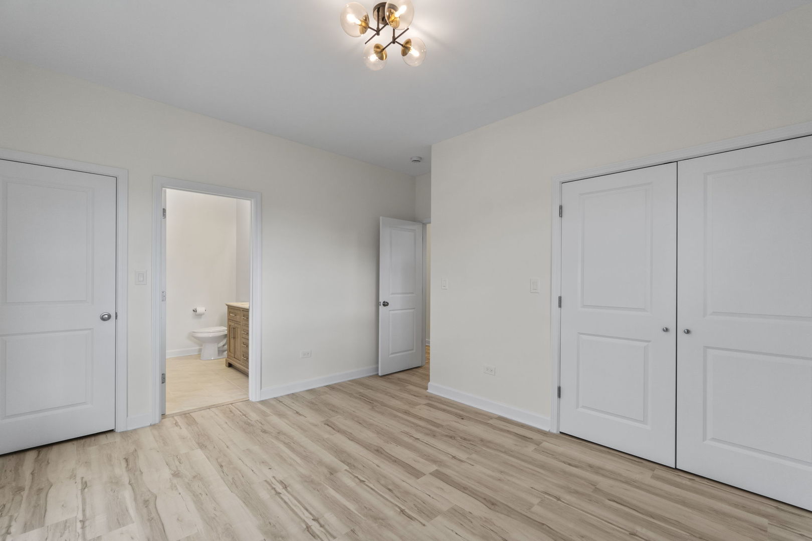 4447 S Calumet Avenue Property Photo 31