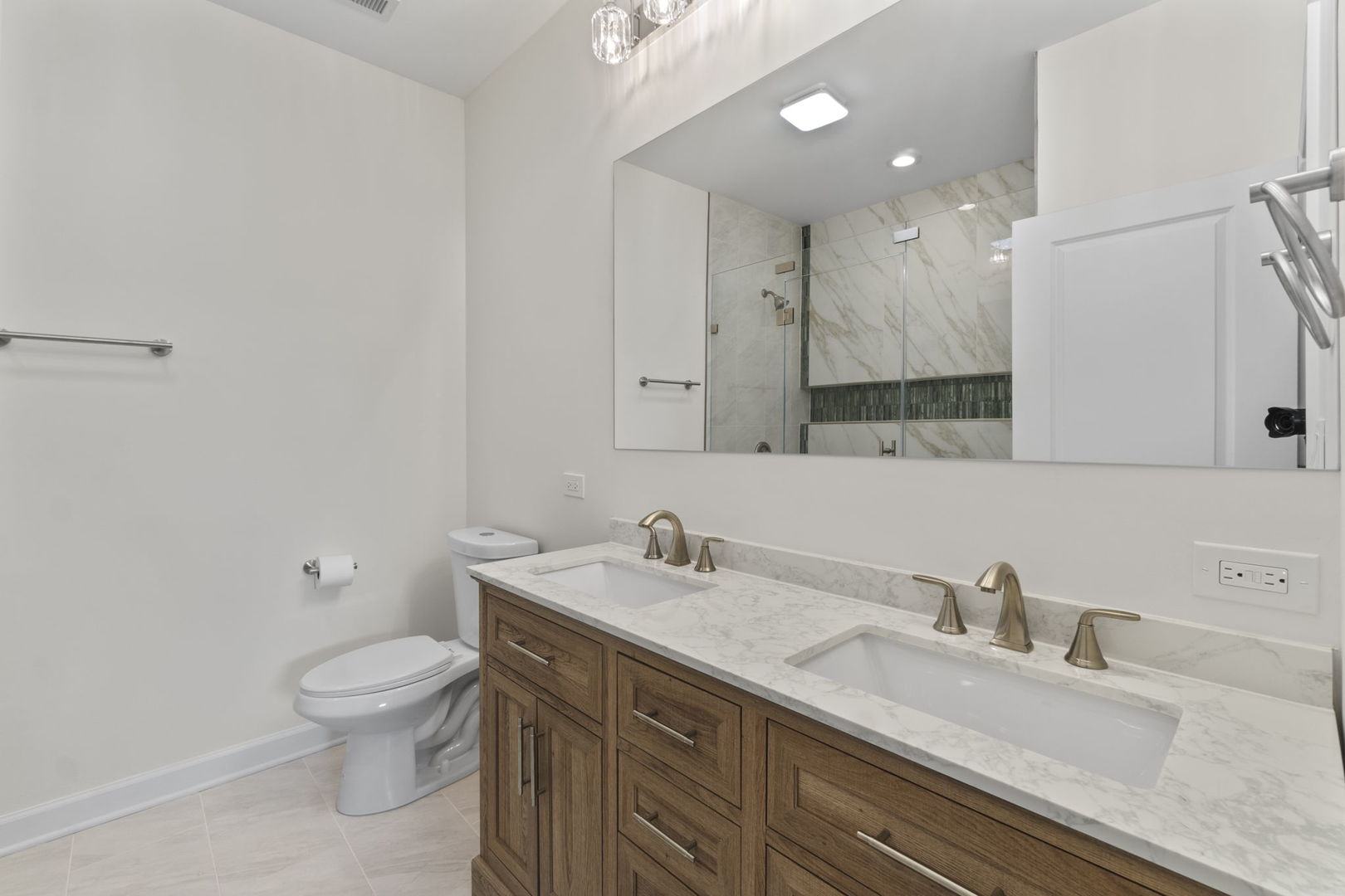 4447 S Calumet Avenue Property Photo 32
