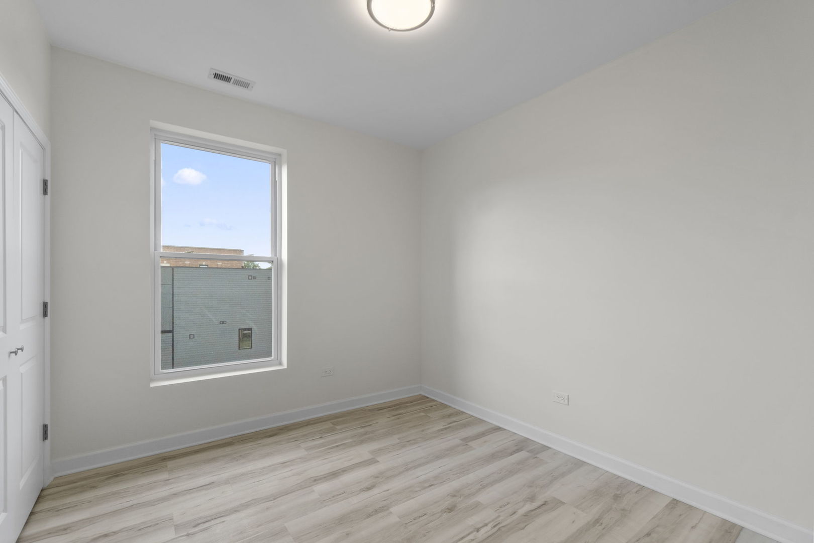 4447 S Calumet Avenue Property Photo 40
