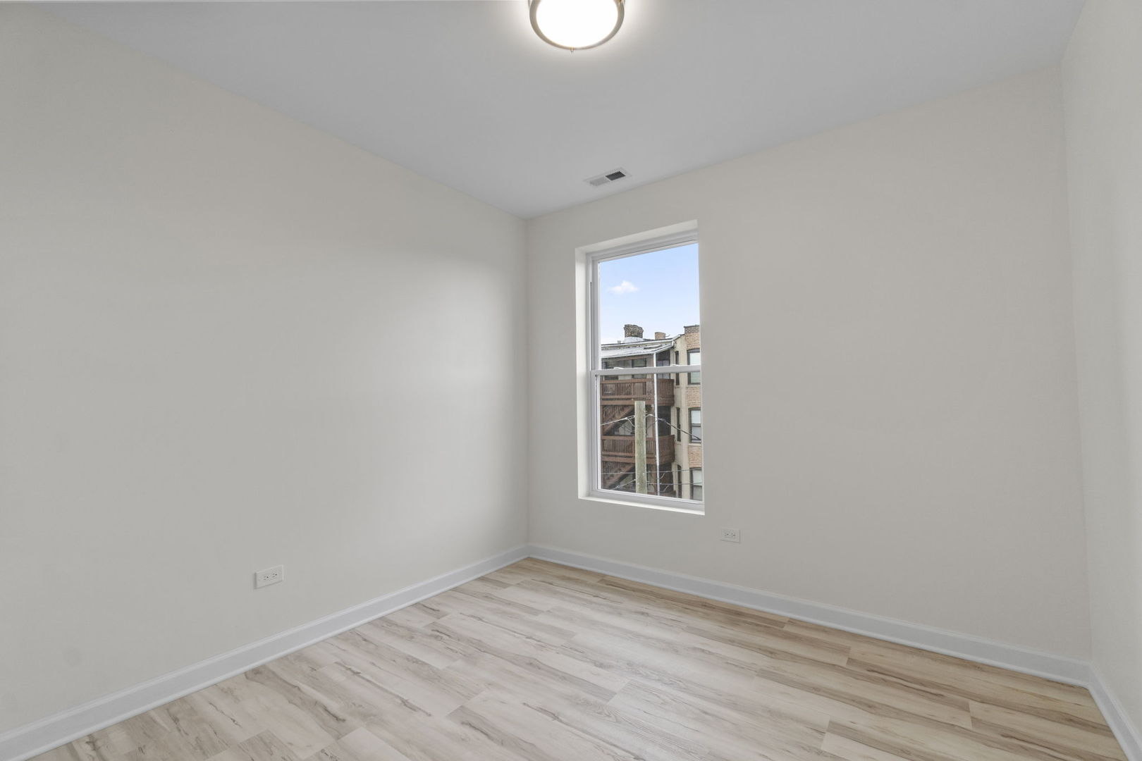 4447 S Calumet Avenue Property Photo 42