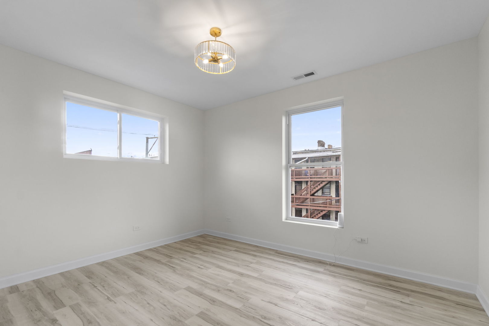 4447 S Calumet Avenue Property Photo 44