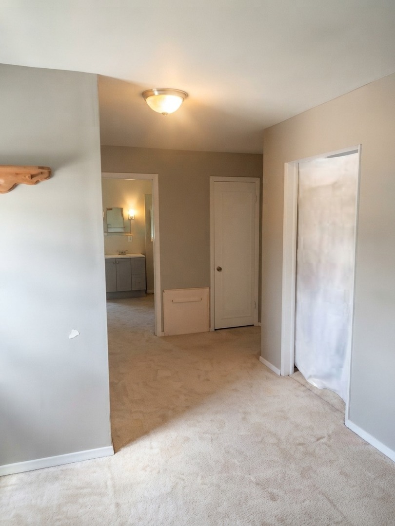 108 E Bissell Street Property Photo 9