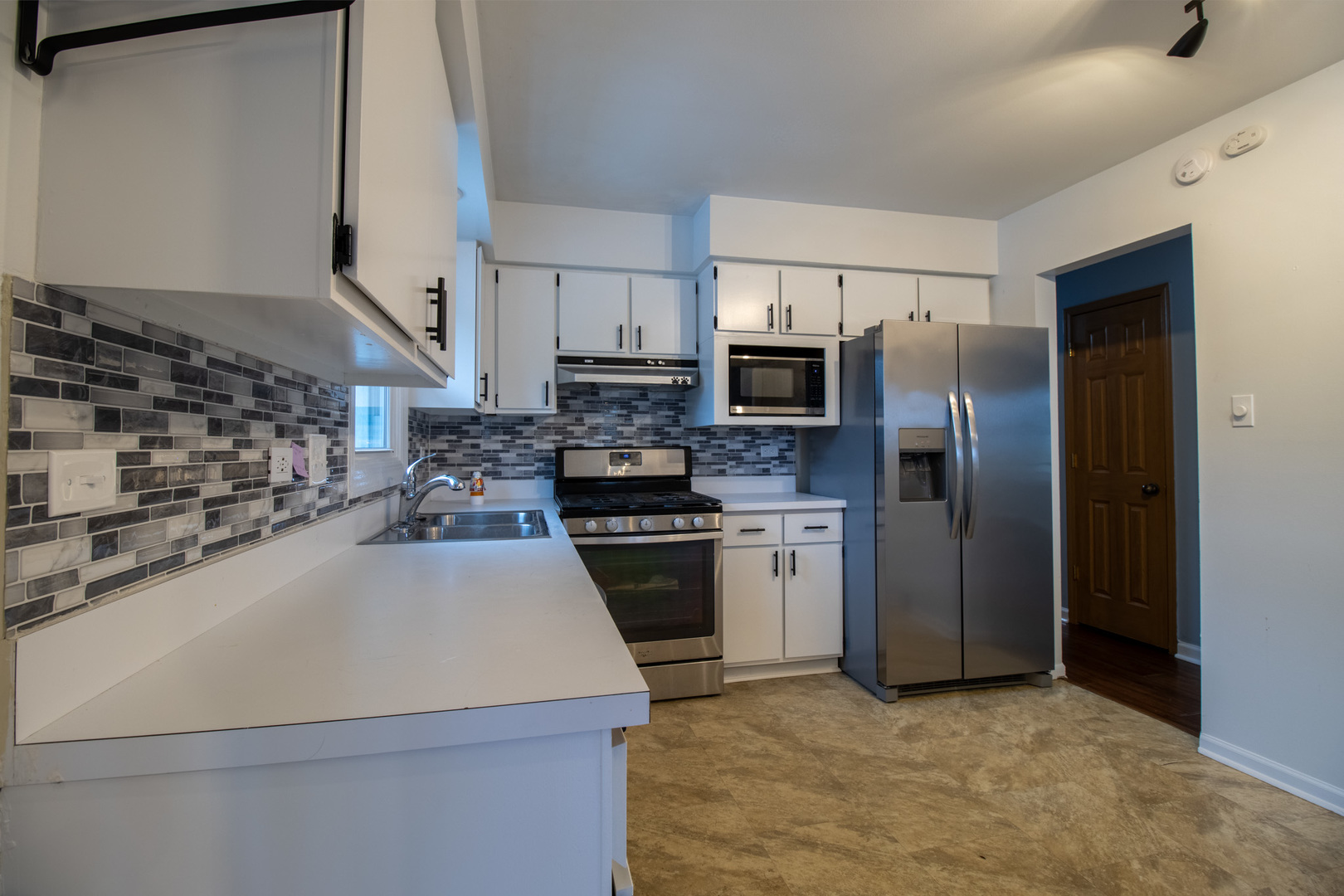 500 N Westwood Avenue Property Photo 11