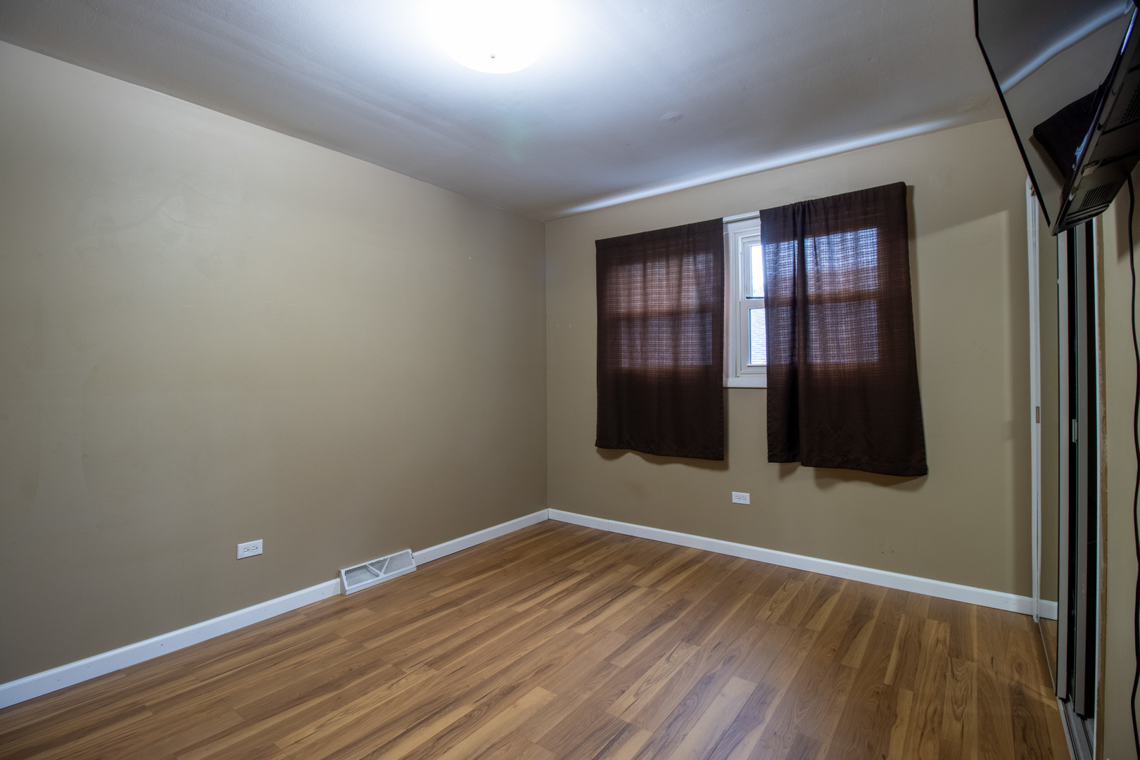 500 N Westwood Avenue Property Photo 15