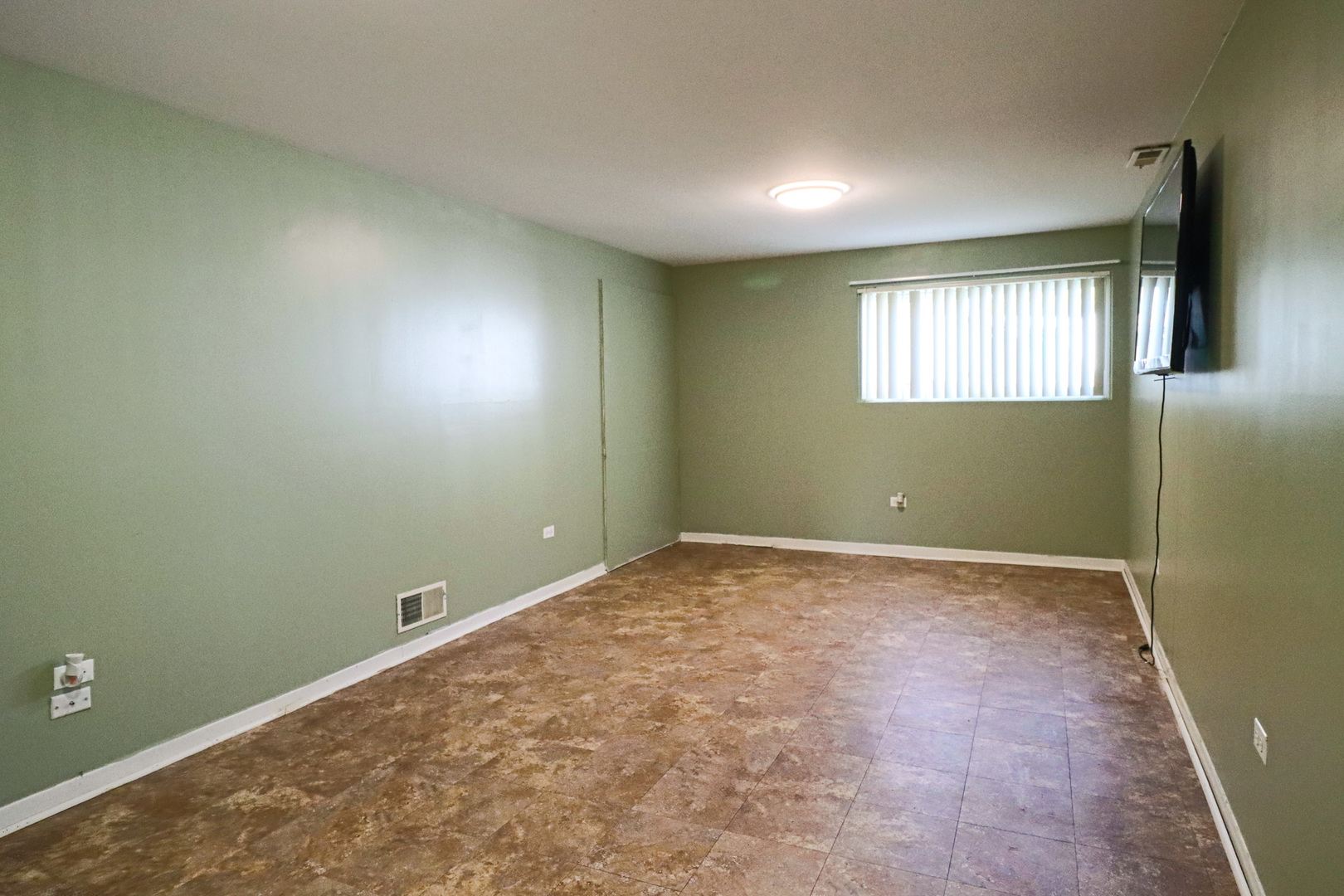 500 N Westwood Avenue Property Photo 19