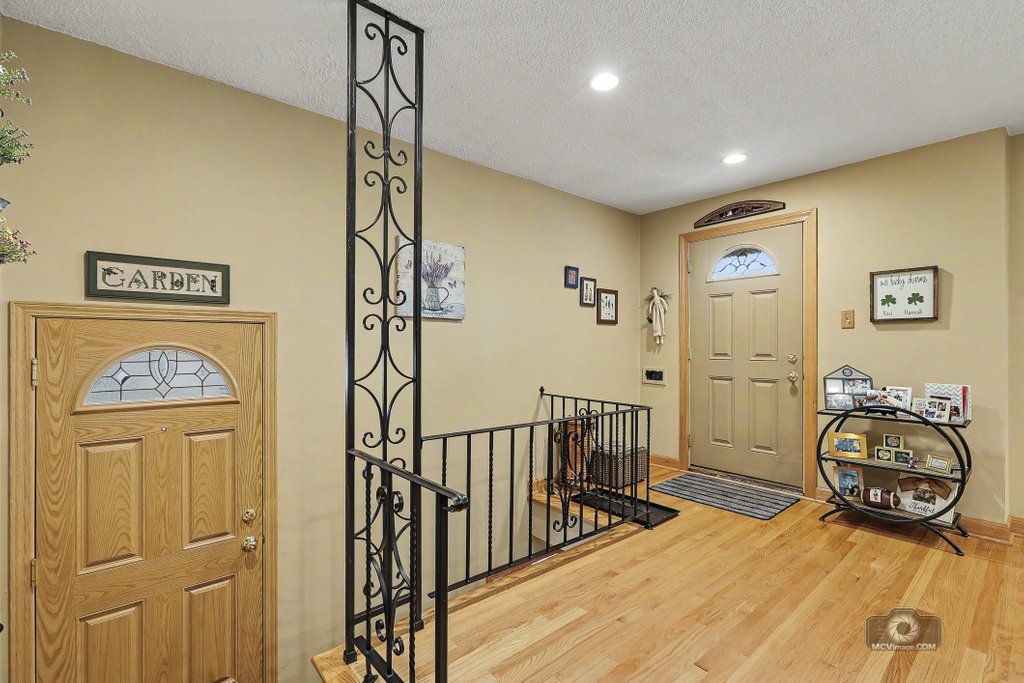 3843 W 107th Place Property Photo 3