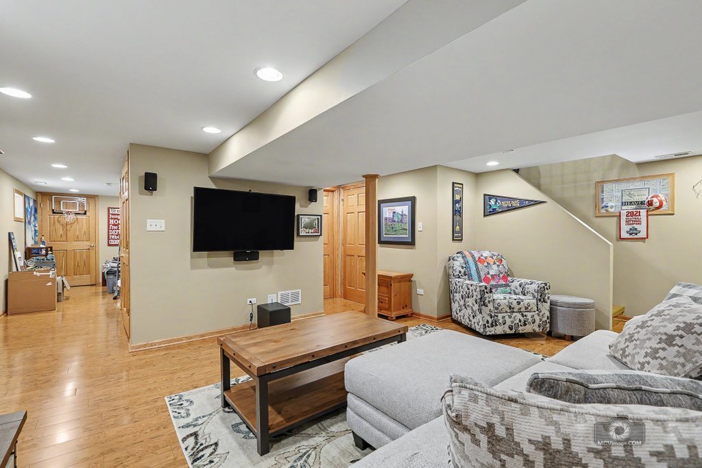 3843 W 107th Place Property Photo 18