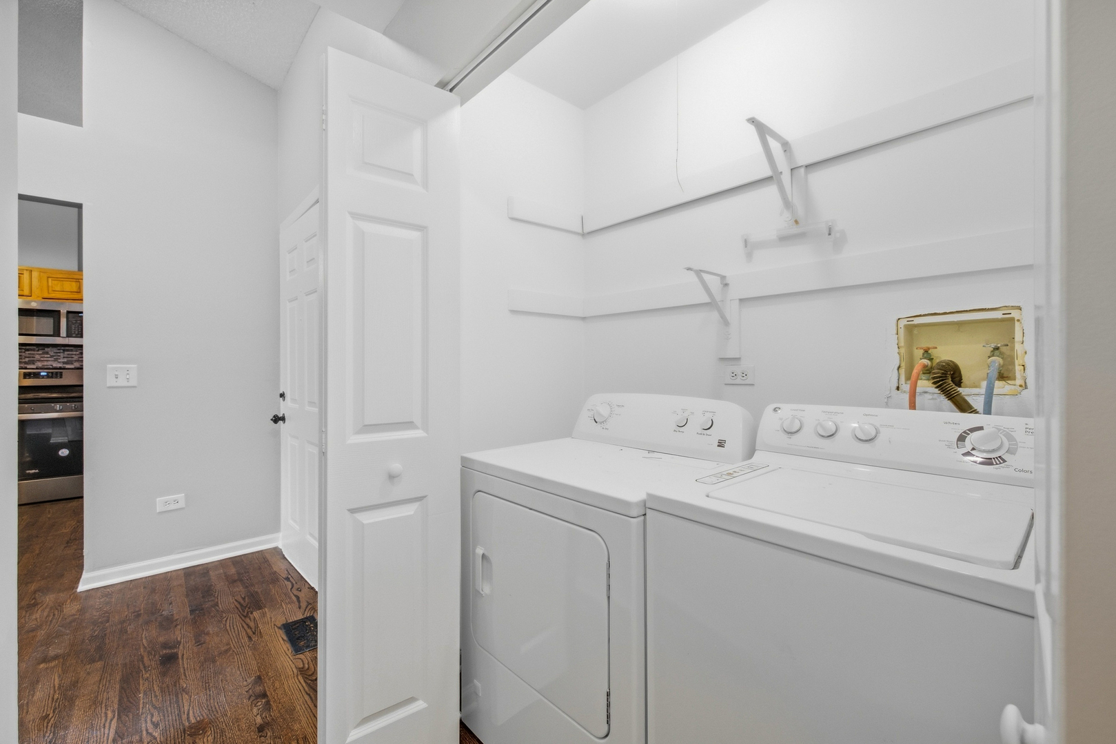 610 Lyon Court Property Photo 13