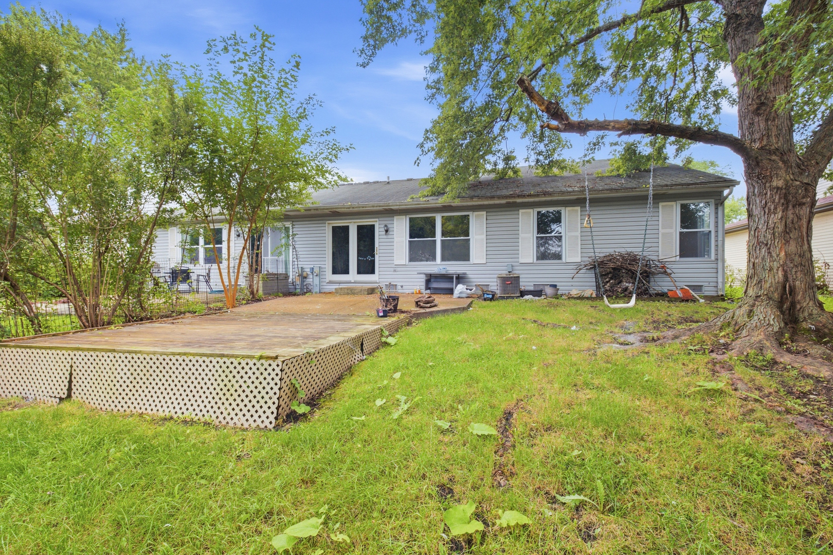 610 Lyon Court Property Photo 15